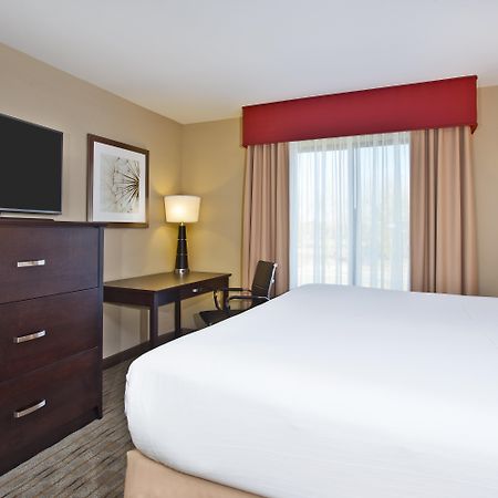 Holiday Inn Express & Suites Springfield By Ihg Exterior photo
